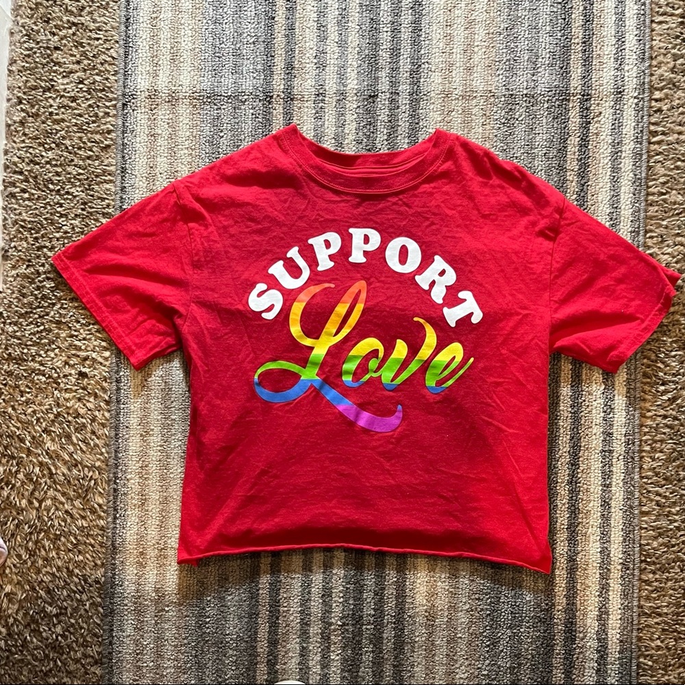 Support love crop tee size small